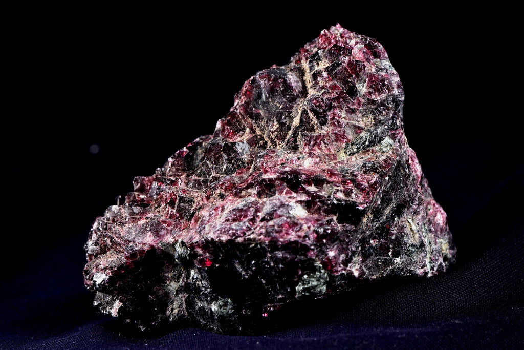 Garnet natural  juicy gem free form passion courage  # 8174