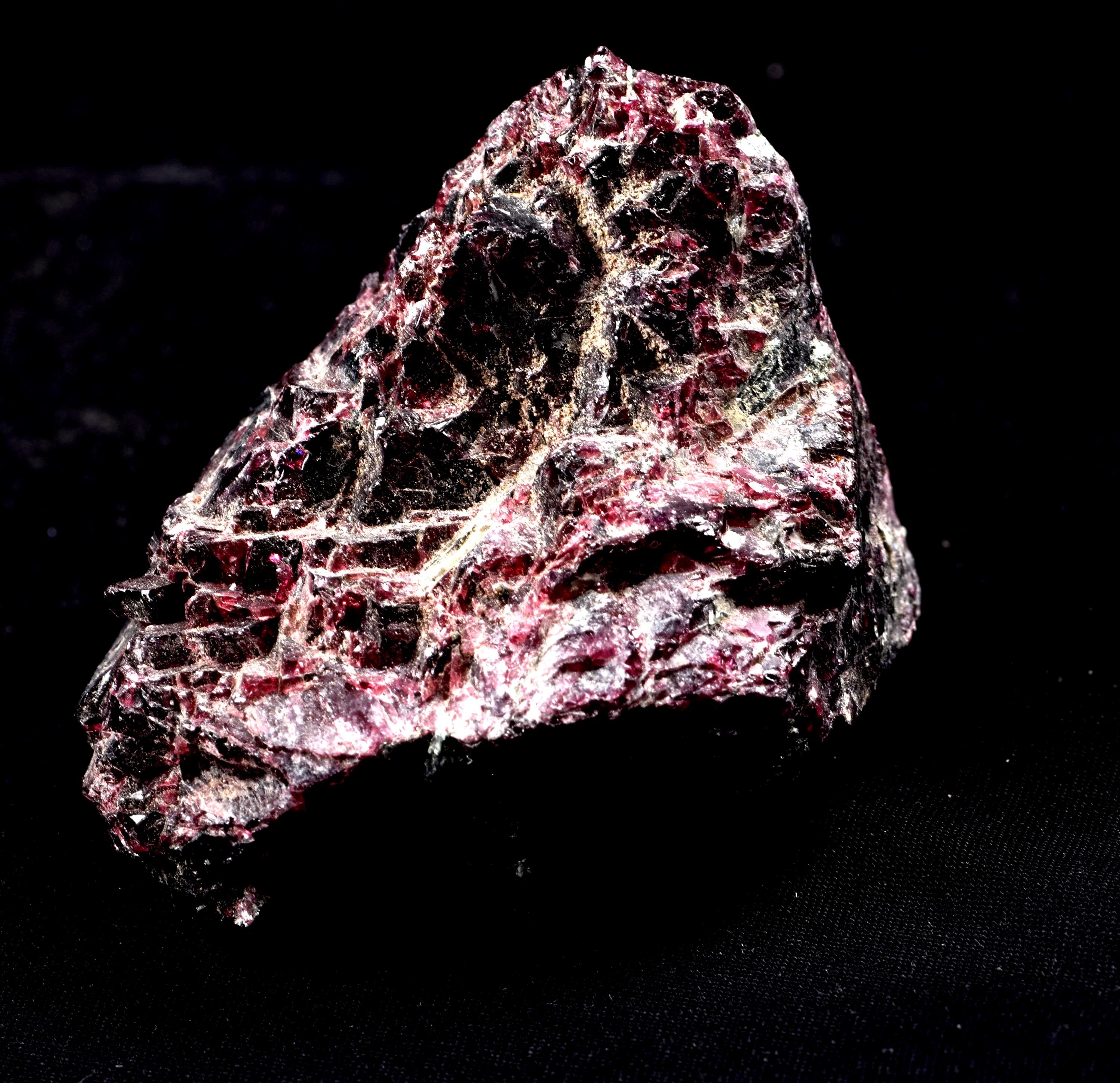 Garnet natural  juicy gem free form passion courage  # 8174