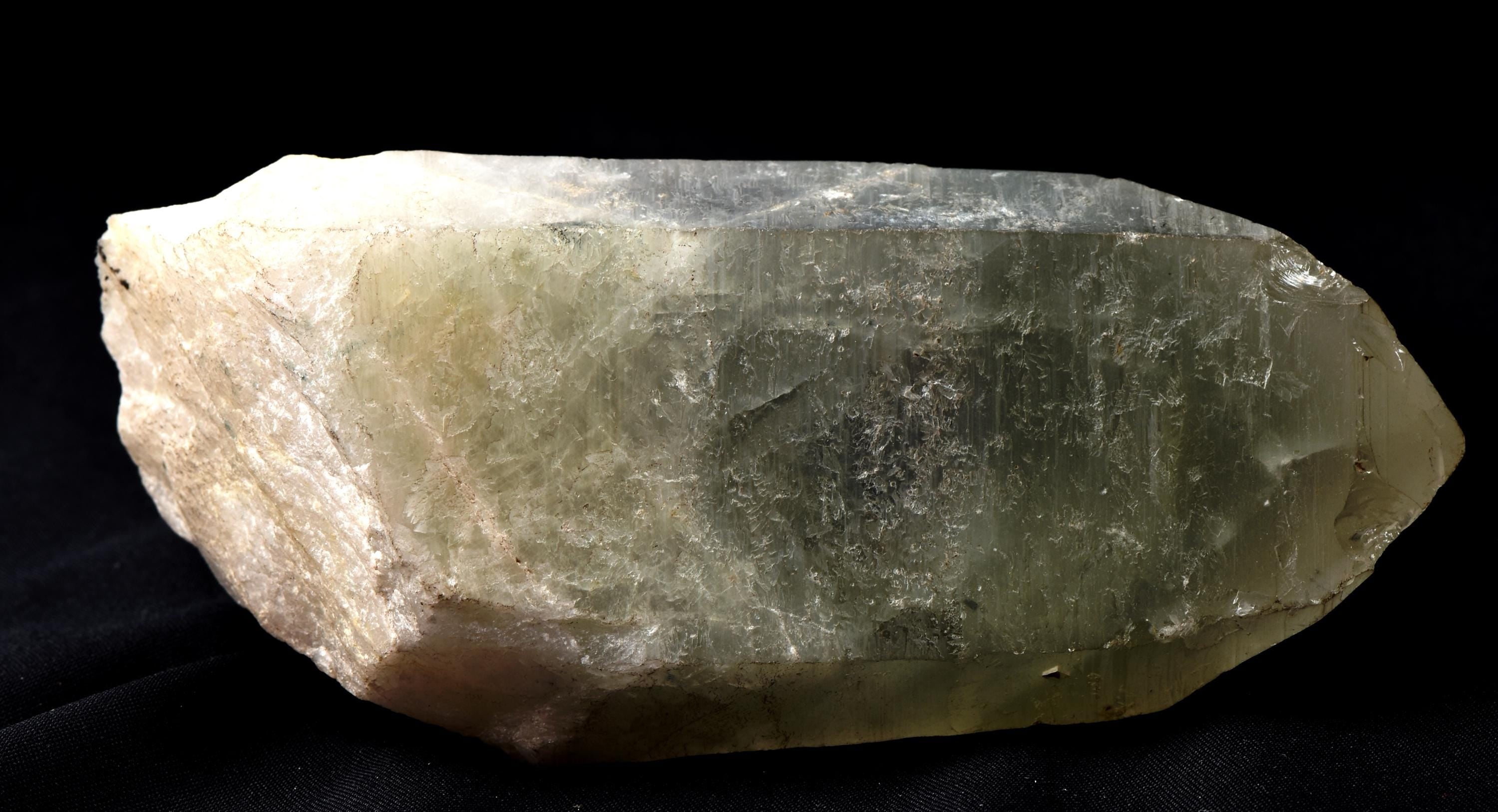 Himalayan green   chlorite double phantom wand ,purifying, detoxifying cleanse the aura, chakras and energy meridians     8184