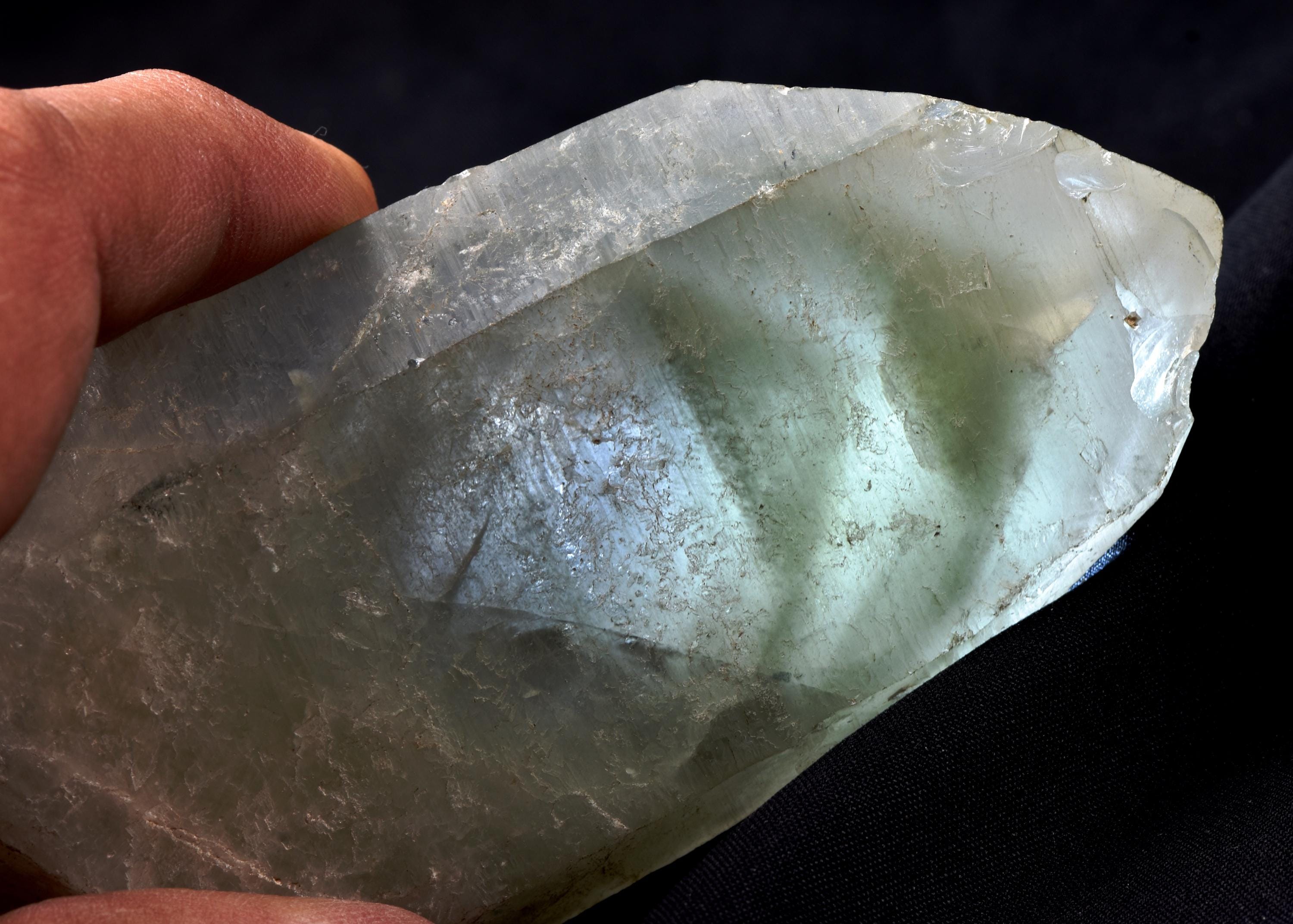 Himalayan green   chlorite double phantom wand ,purifying, detoxifying cleanse the aura, chakras and energy meridians     8184