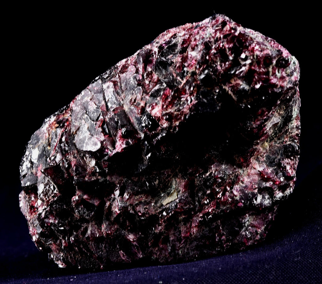 Garnet natural  juicy gem free form passion courage  # 8174