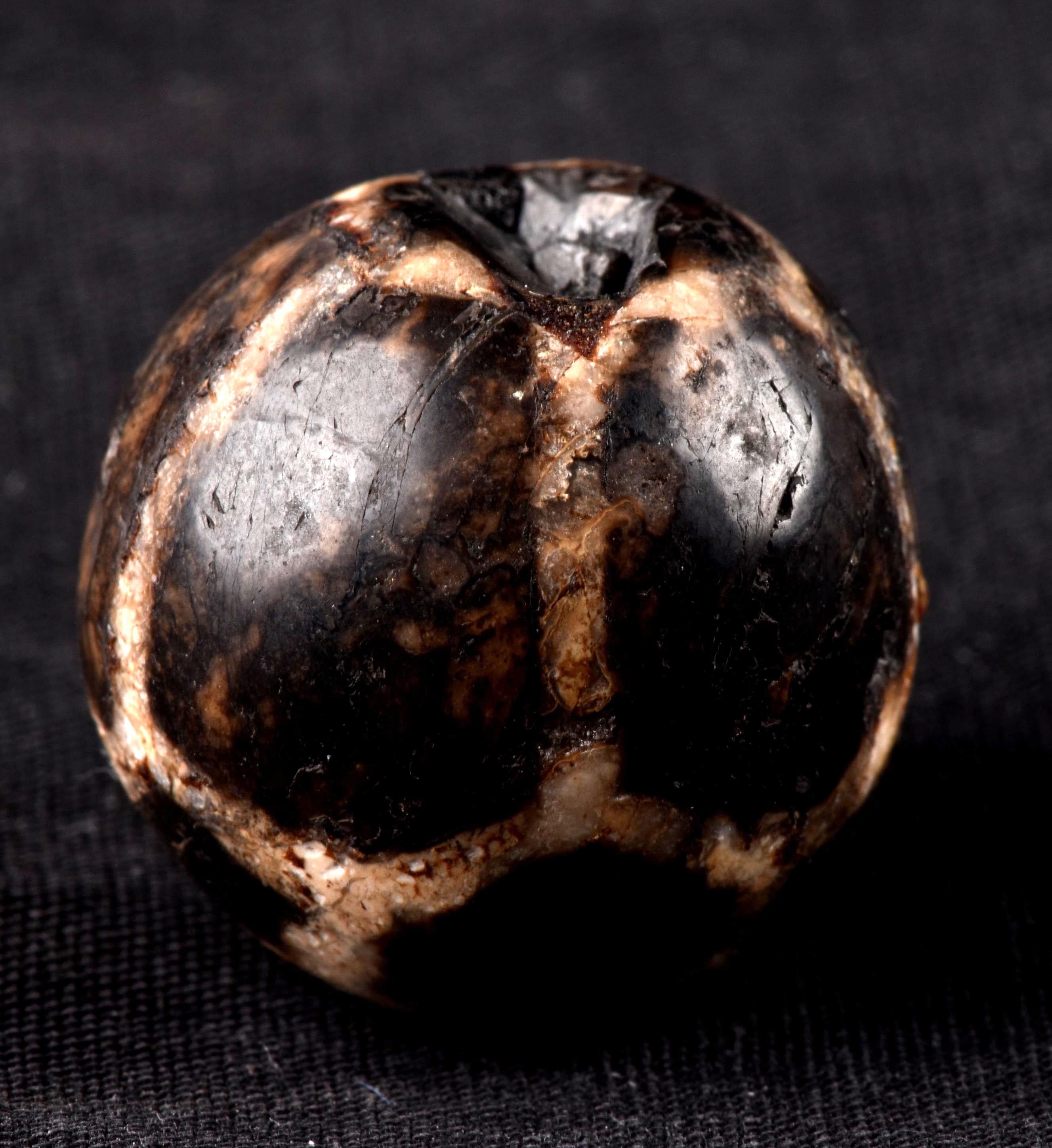 Mystic old pum tek  Sulemani  stone/dzi bead / bhaisajyaguru /medicene  man  shaman protection reach patina #7399
