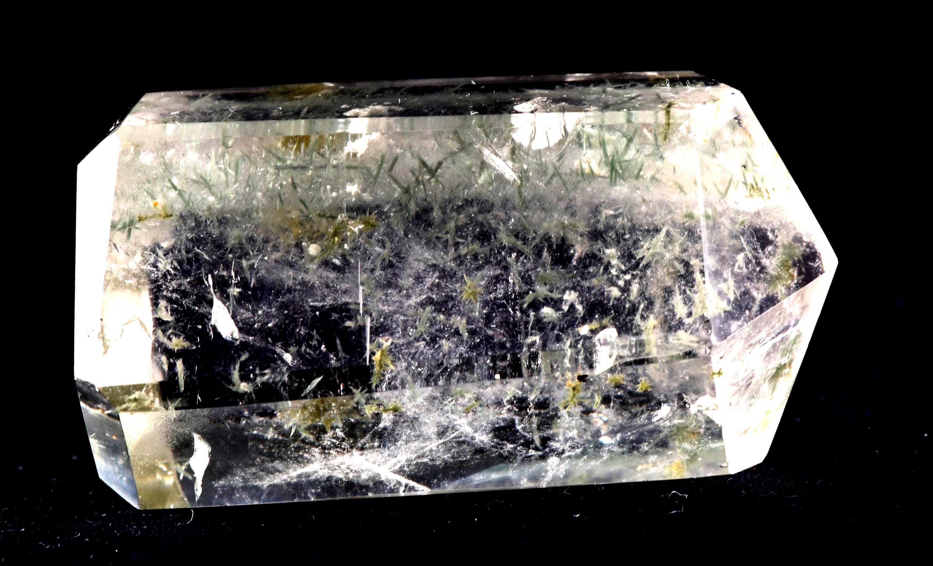 Himalayan green chlorite rutile  flower  purifying, detoxifying cleanse the aura, chakras and energy meridians  Himalayan wisdom   6873