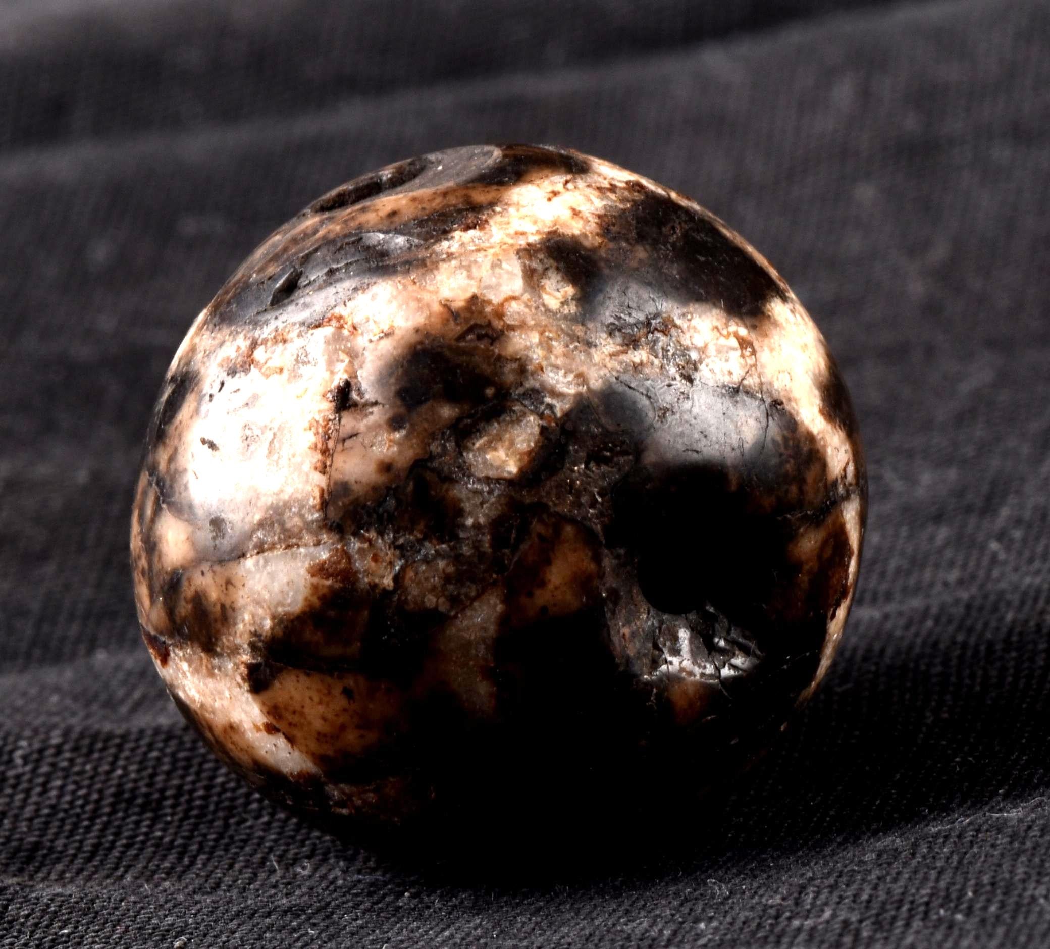 Mystic old pum tek  Sulemani  stone/dzi bead / bhaisajyaguru /medicene  man  shaman protection reach patina #7399