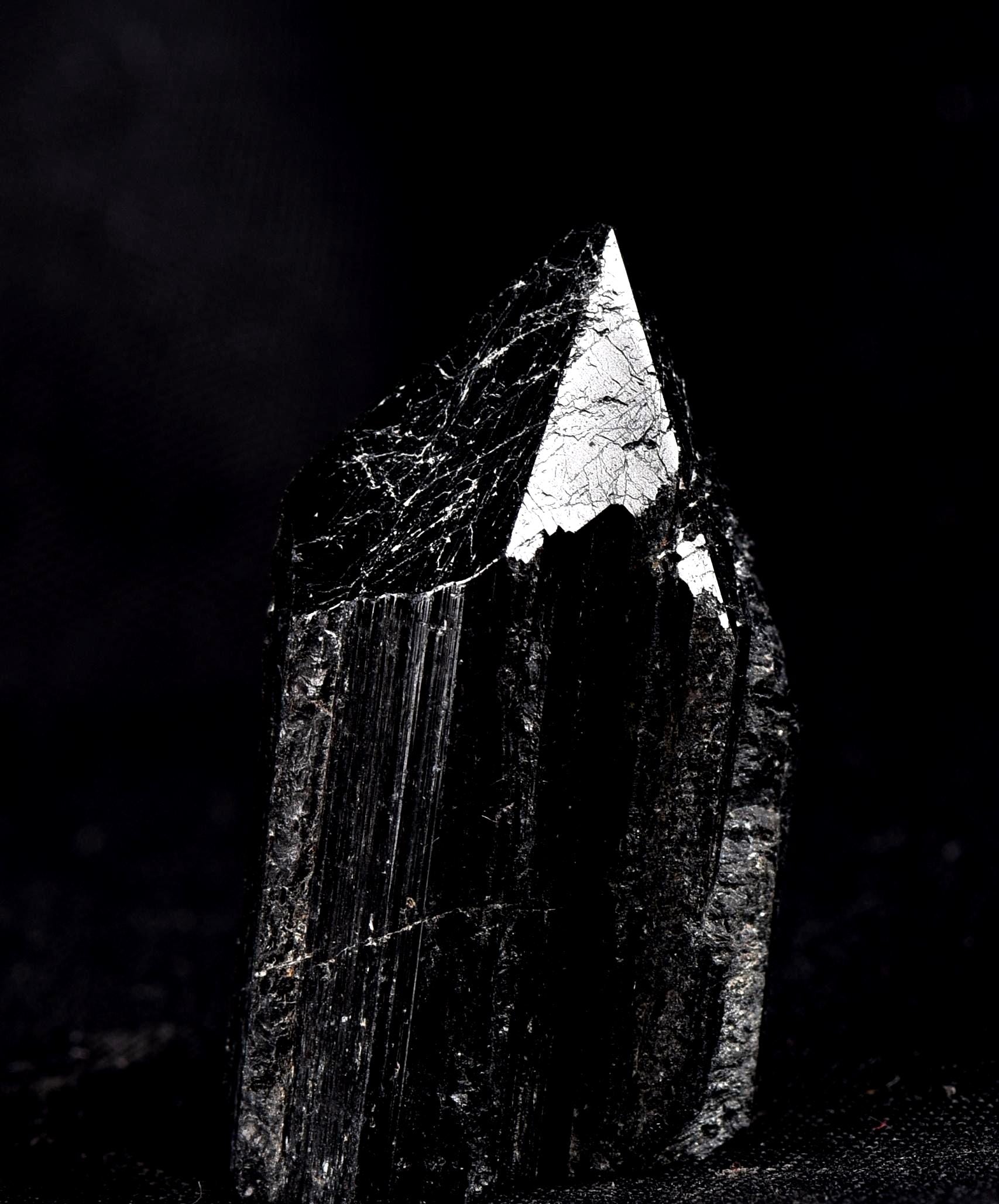 Black tourmaline  pointed pocket wand grounding excess energy 8231