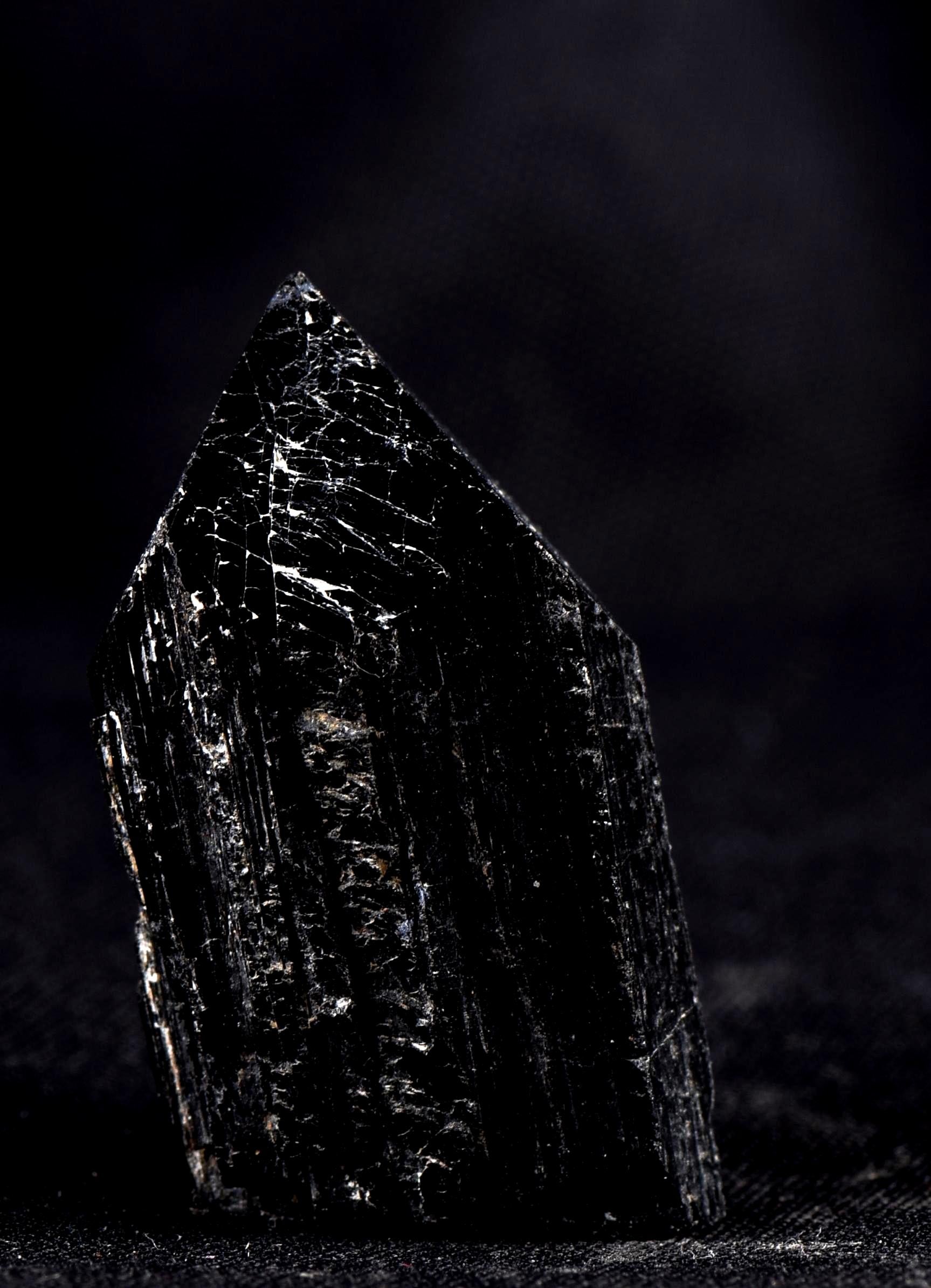 Black tourmaline  pointed pocket wand grounding excess energy 8231