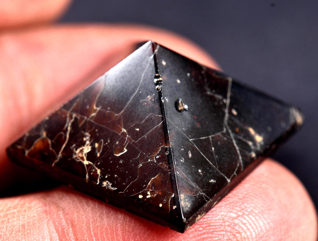 Garnet  polished pyramid natural  gem  from India # 7942