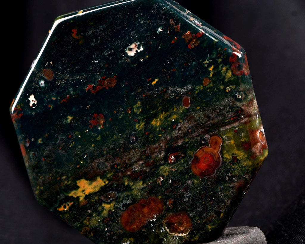 Blood stone  energy and strength ,constant energy flows    grounding negative energy and cleansing the body  8228