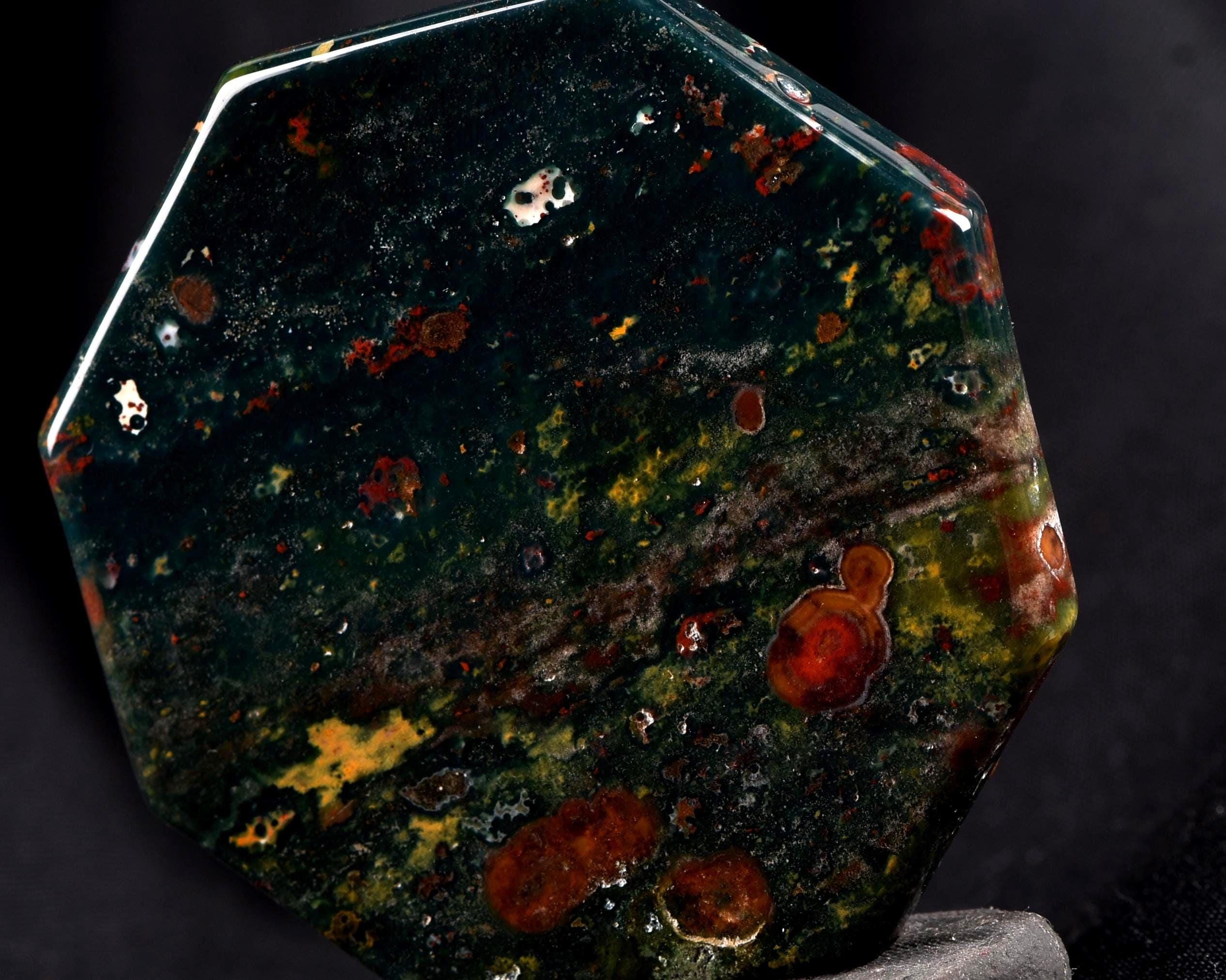 Blood stone  energy and strength ,constant energy flows    grounding negative energy and cleansing the body  8228