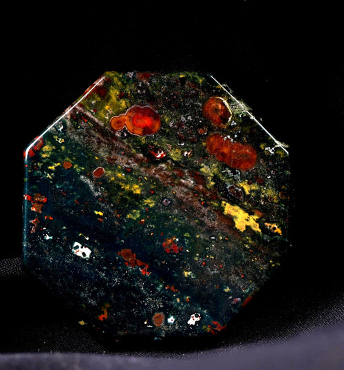 Blood stone  energy and strength ,constant energy flows    grounding negative energy and cleansing the body  8228